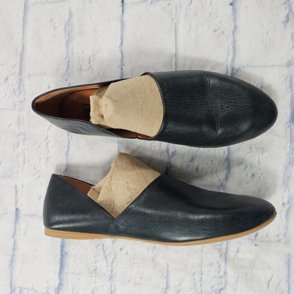 Miz Mooz Kimmy Flats Women 41 US 10 Black Leather Asymmetrical Cut Slip On Shoes
